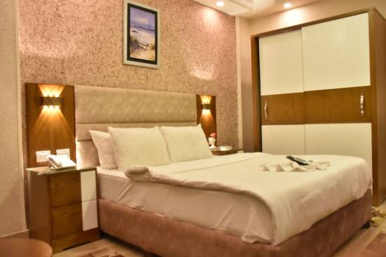 Jewel El Nasr Hotel & Club
